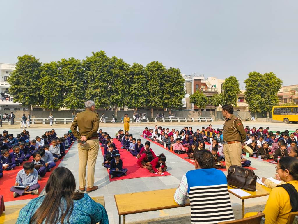 An exam is being conducted to raise awareness among children about traffic rules with 3477 students participating
